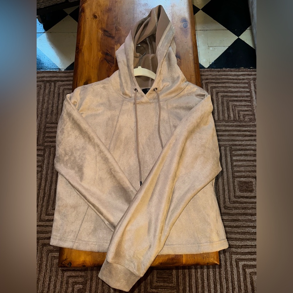 NWOT Tahari Light Taupe Faux Suede Hooded Pullover Sz S